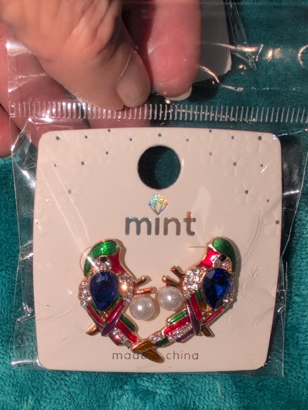 Mint Colorful Parrot Pearl Pierced Stud Earrings - Green, Blue, Red